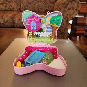 Polly Pocket Backyard Butterfly Compact, Outdoor Theme Micro Pollypocket